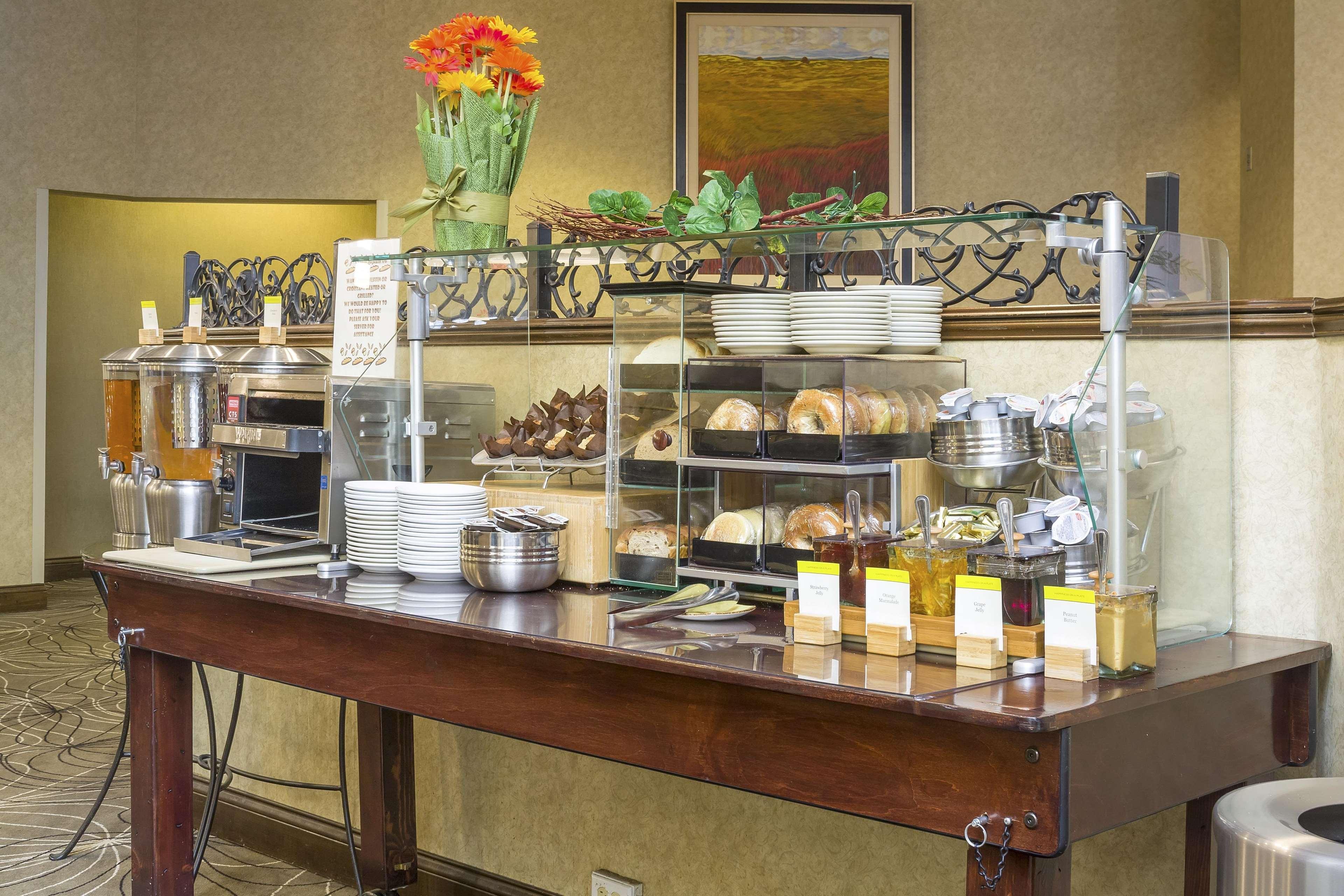 Envision Hotel & Conference Center Mansfield-Foxboro Екстериор снимка