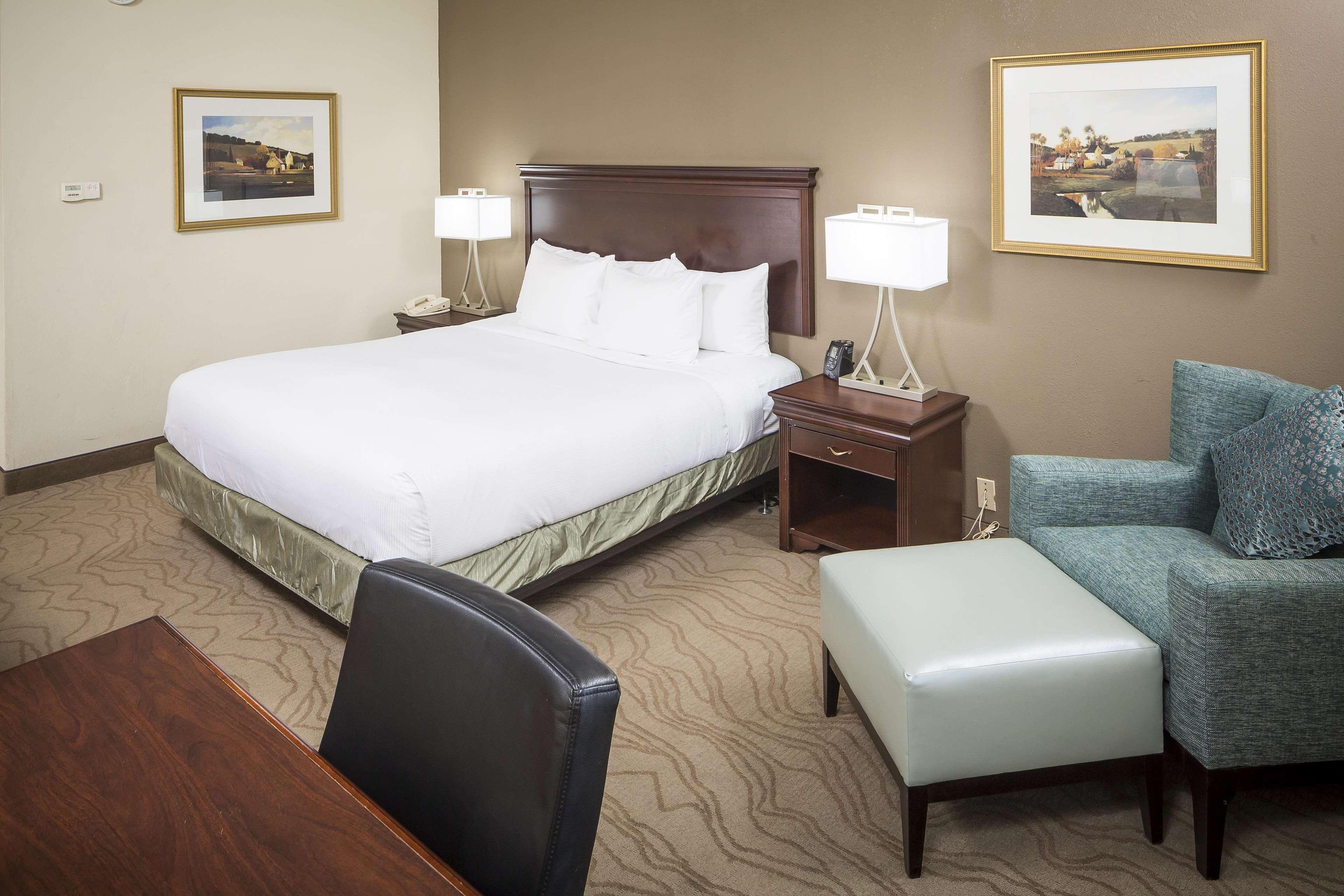 Envision Hotel & Conference Center Mansfield-Foxboro Екстериор снимка
