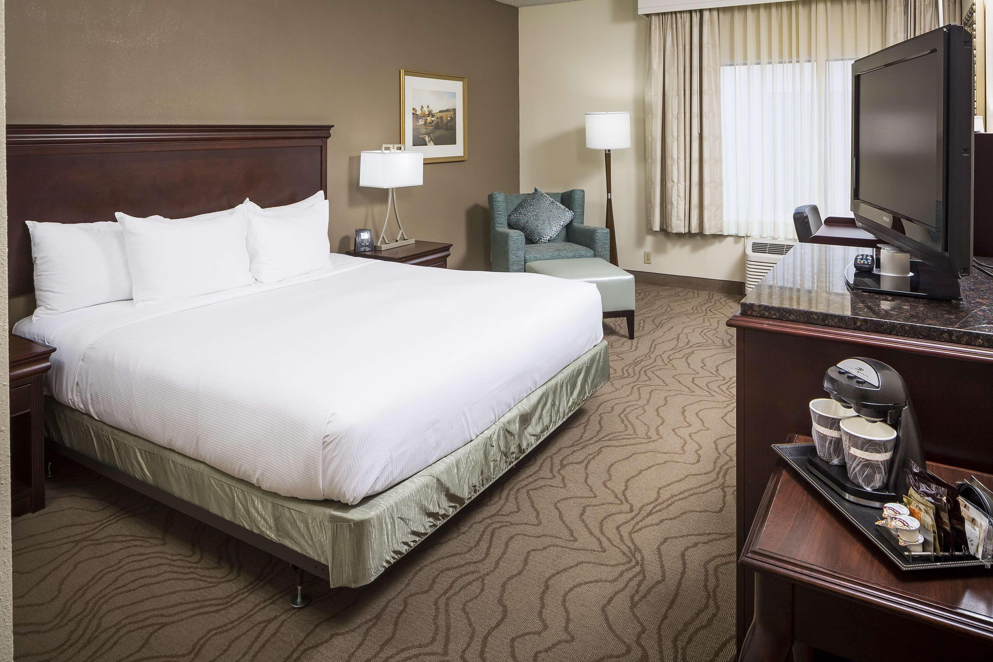 Envision Hotel & Conference Center Mansfield-Foxboro Екстериор снимка