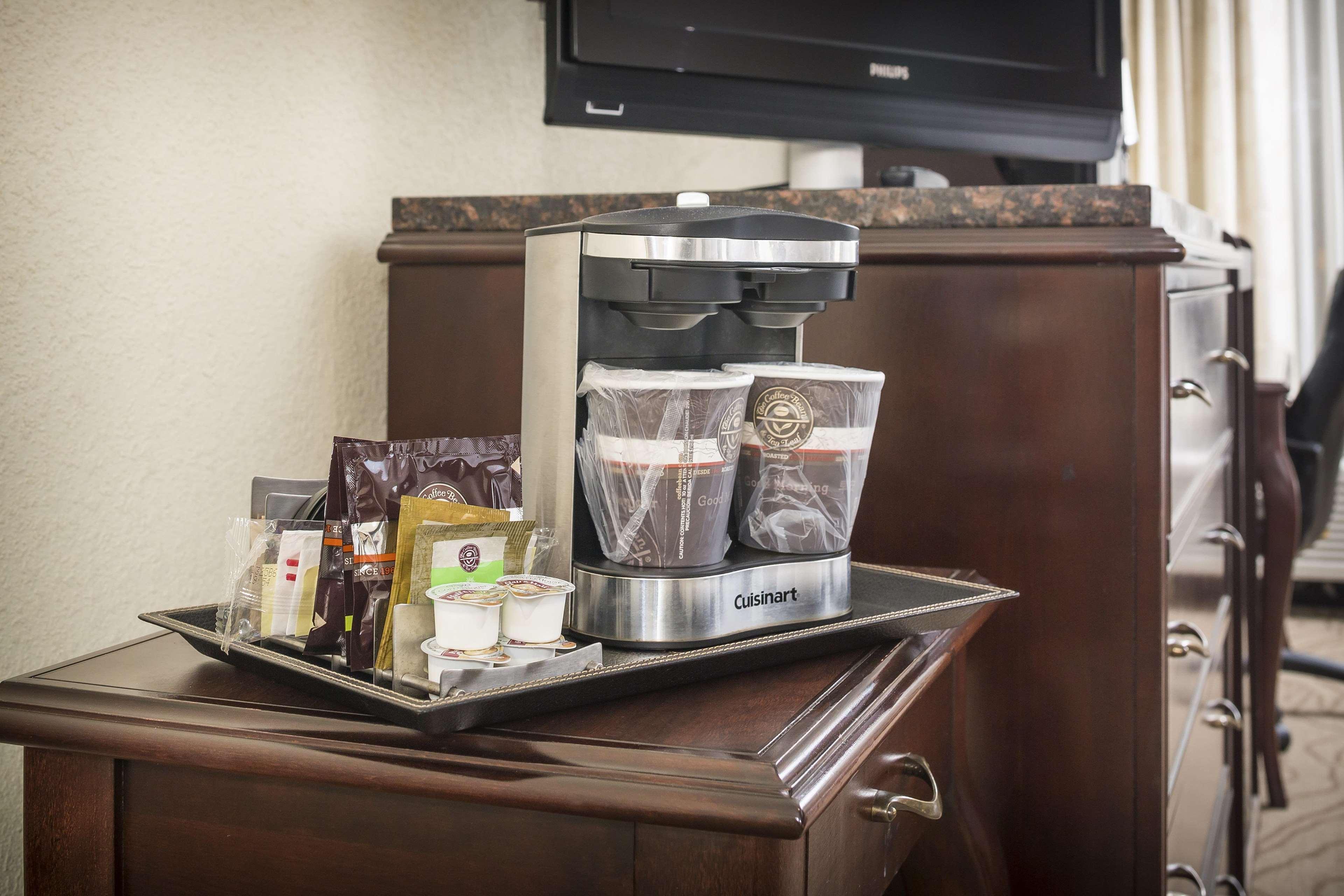Envision Hotel & Conference Center Mansfield-Foxboro Екстериор снимка