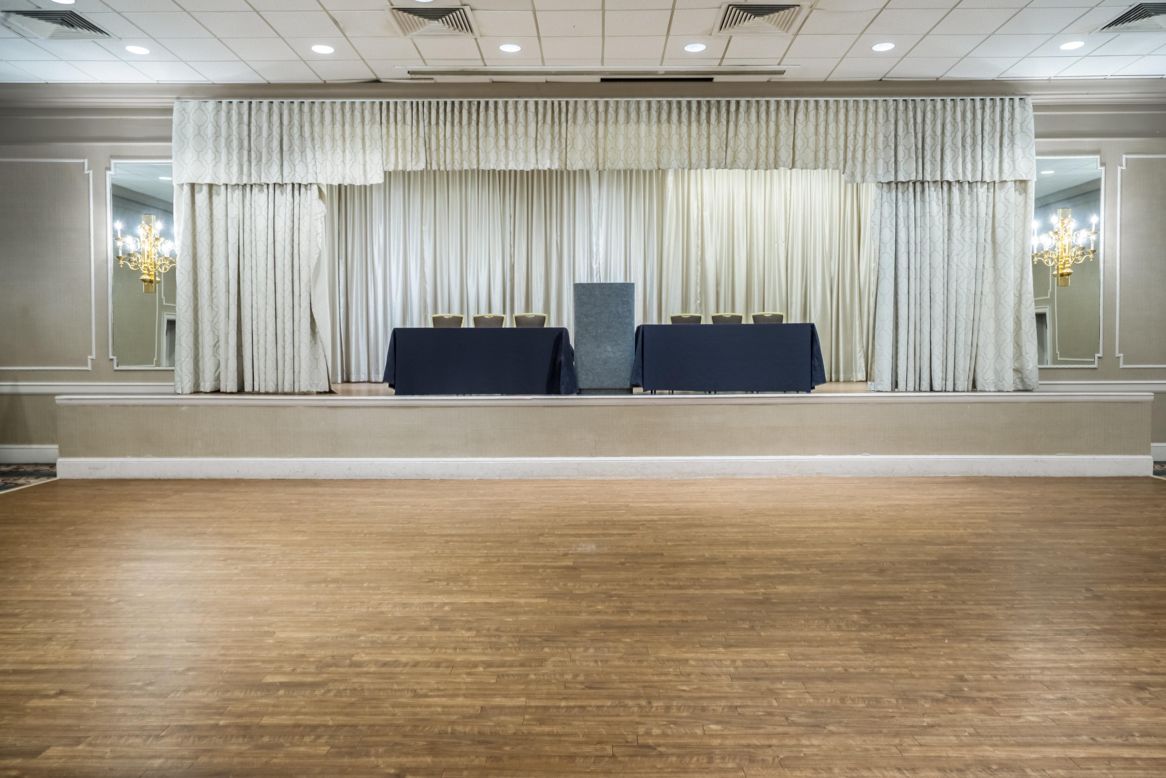 Envision Hotel & Conference Center Mansfield-Foxboro Екстериор снимка