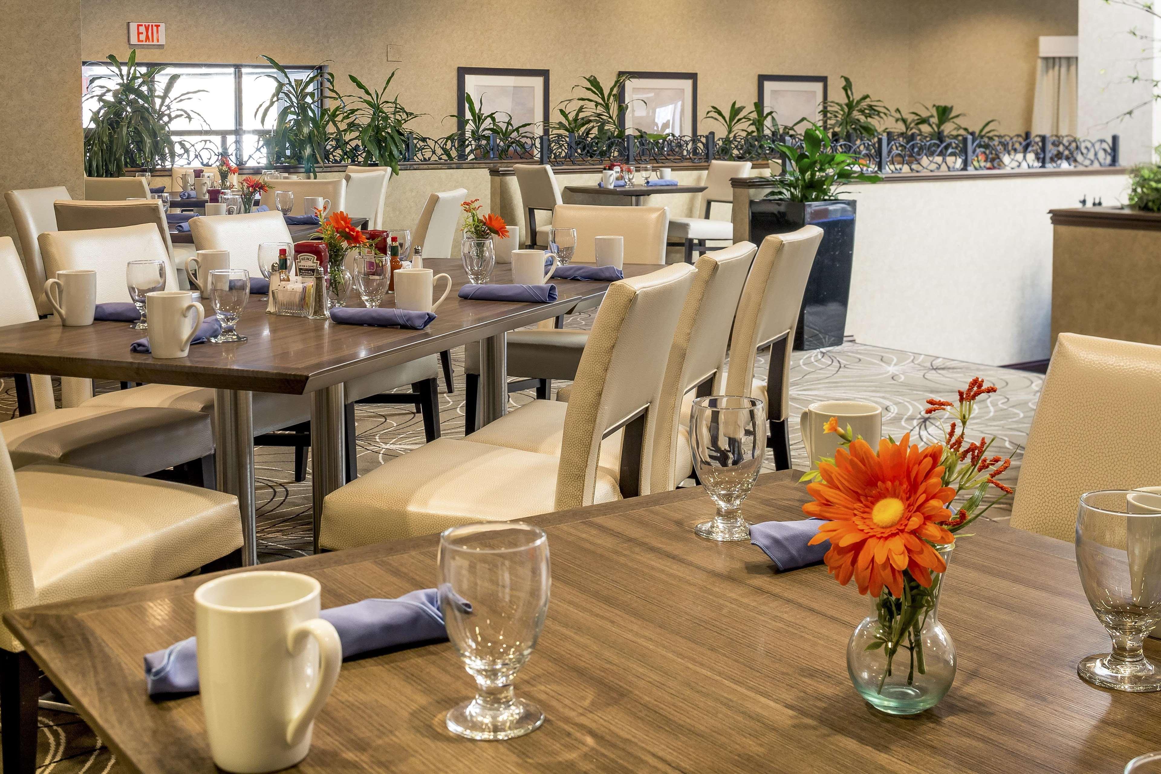 Envision Hotel & Conference Center Mansfield-Foxboro Екстериор снимка
