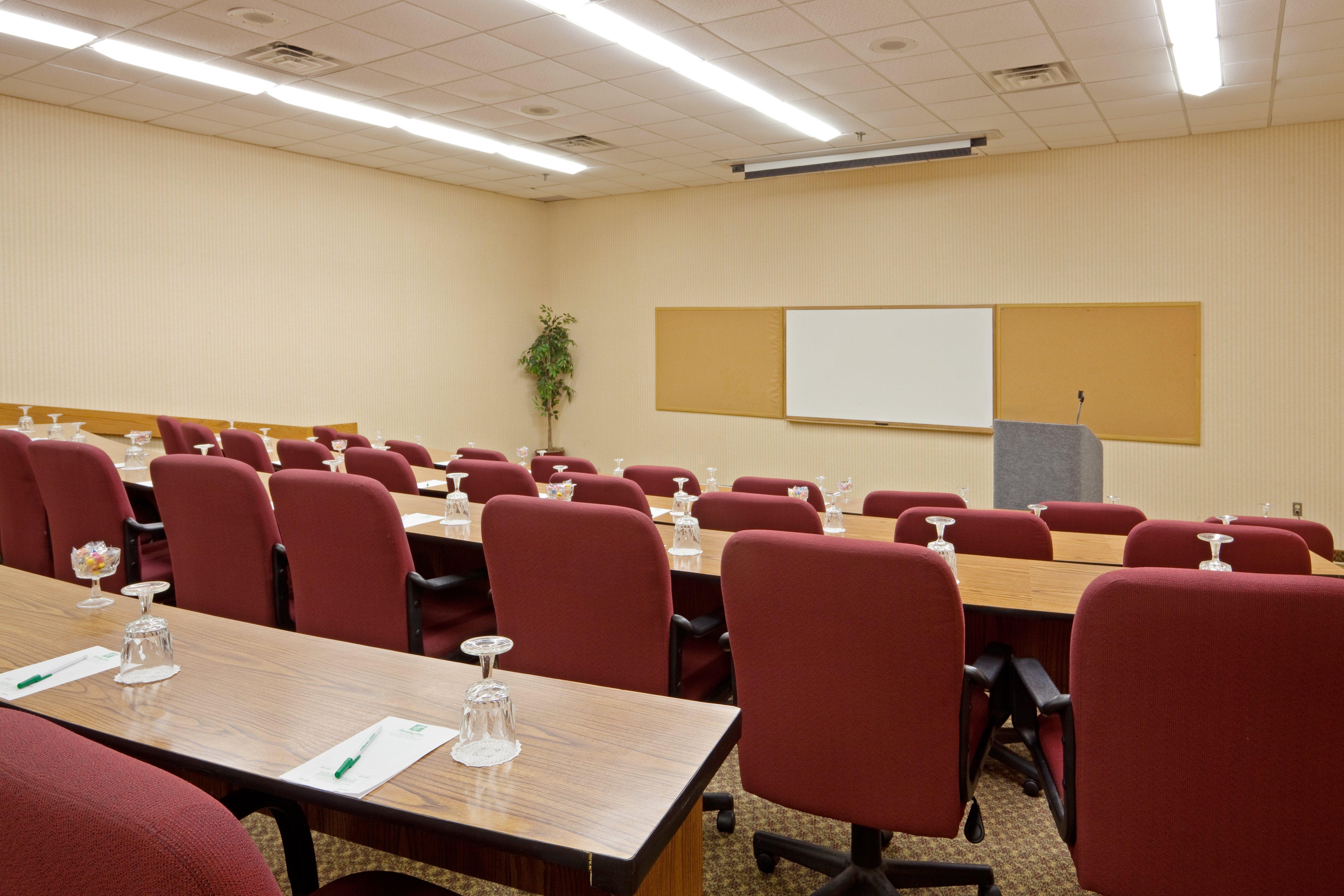 Envision Hotel & Conference Center Mansfield-Foxboro Екстериор снимка