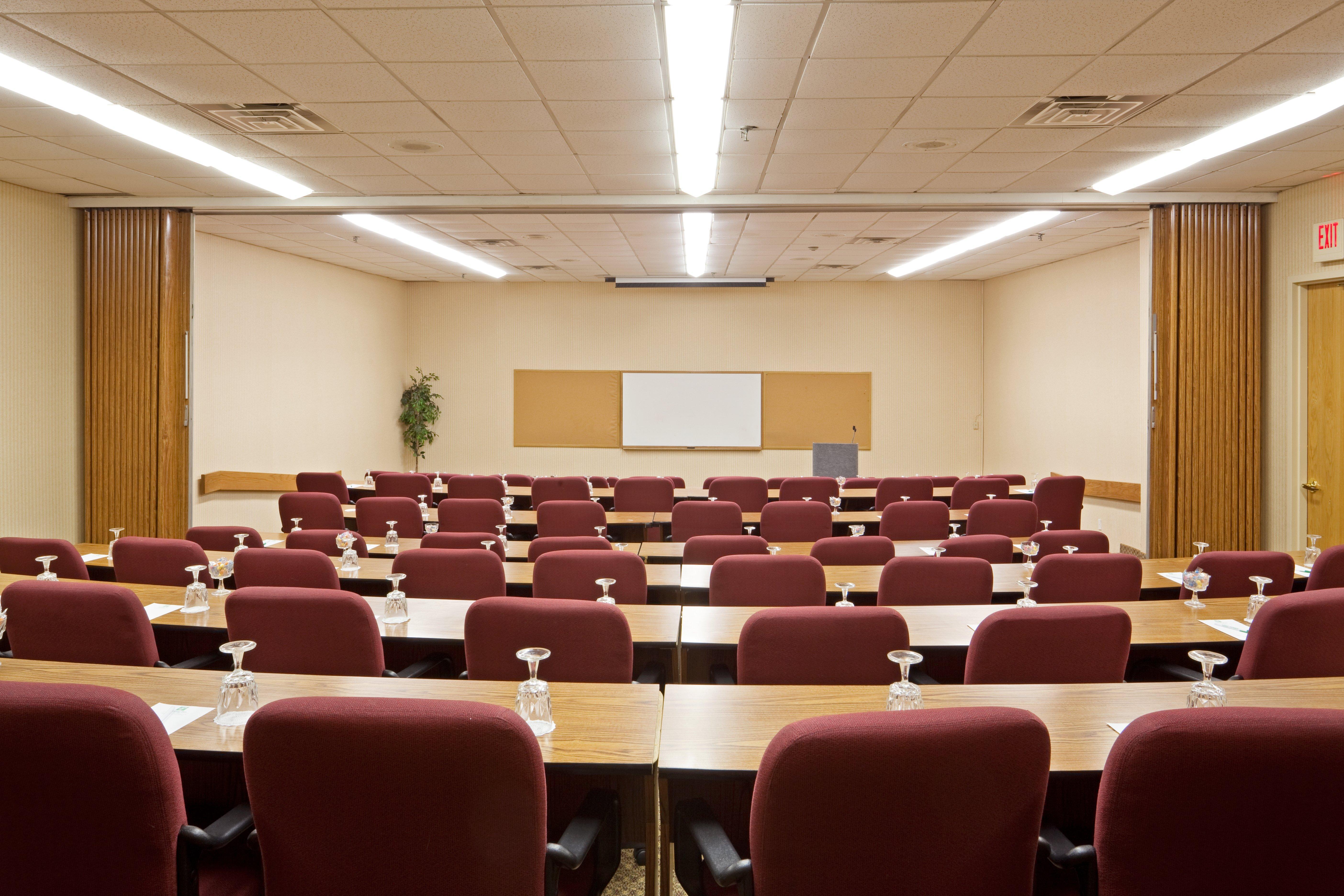 Envision Hotel & Conference Center Mansfield-Foxboro Екстериор снимка